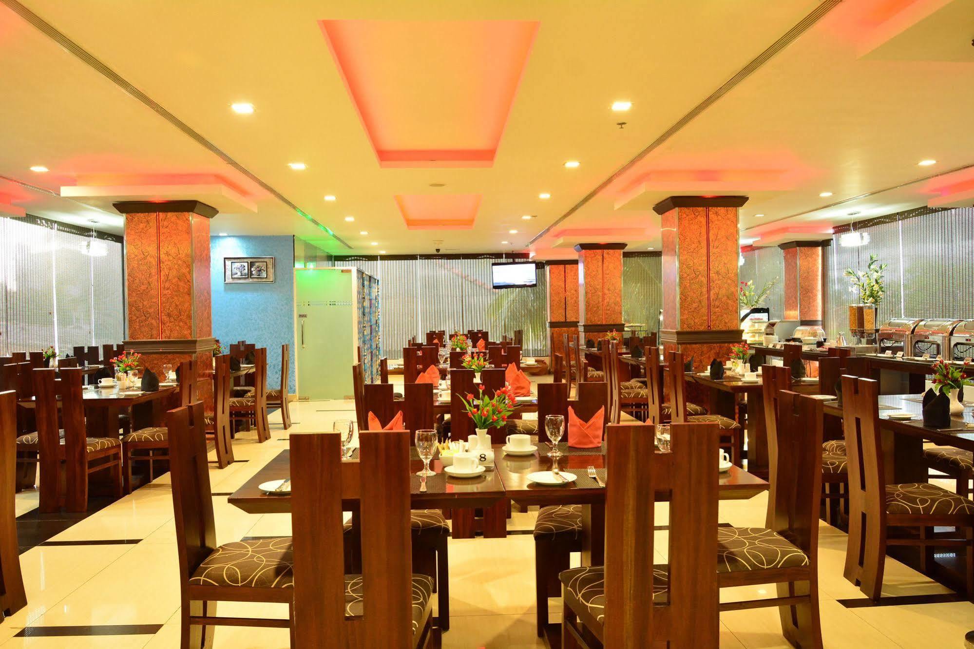 Pearl Grand 4* Colombo