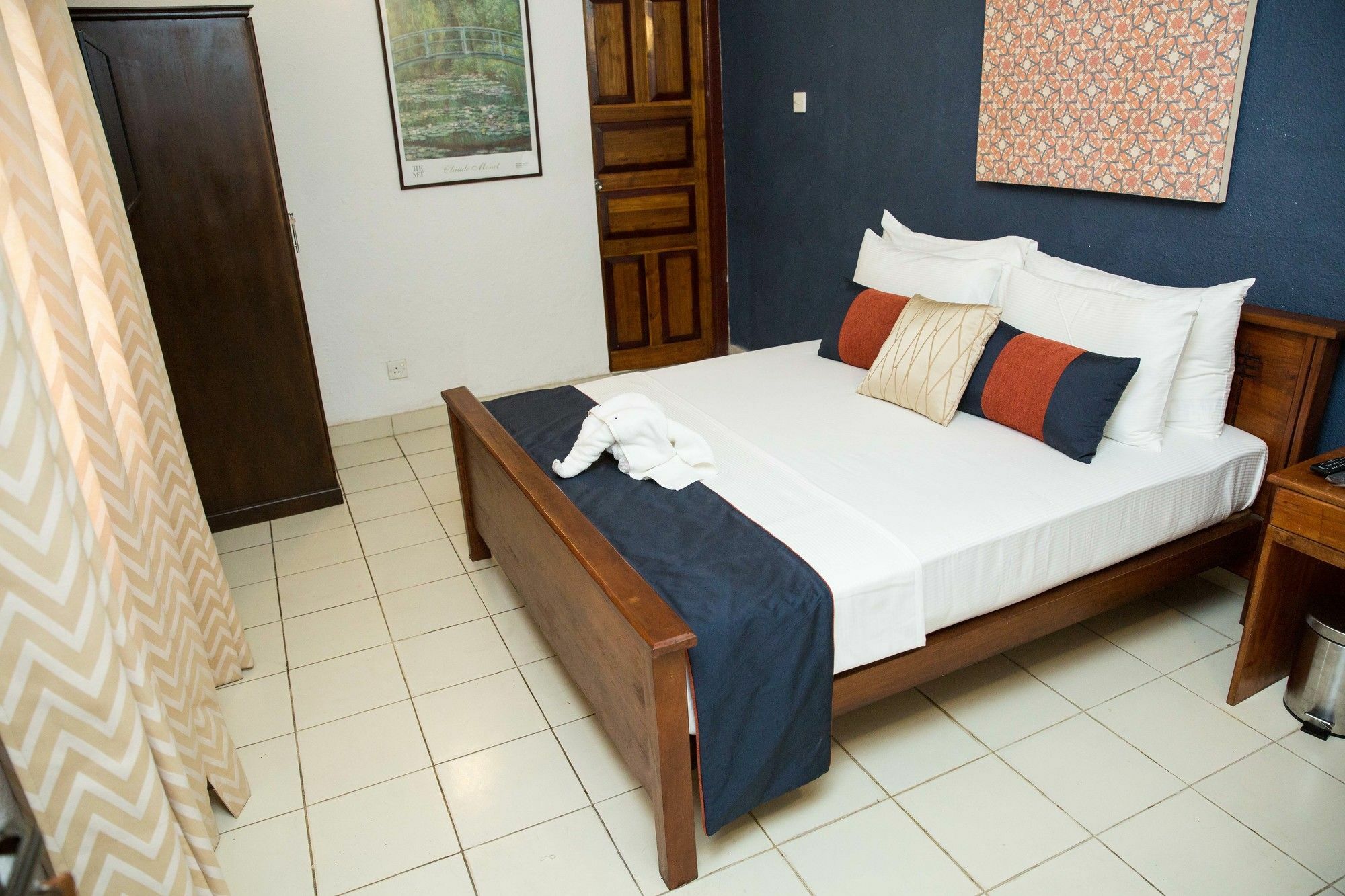 Hotel Marine Six