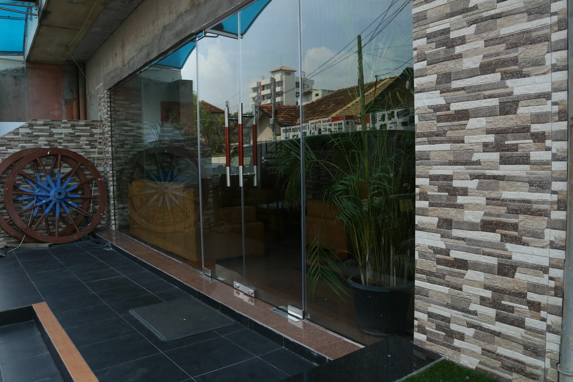 Euro Lanka Hotel 3*