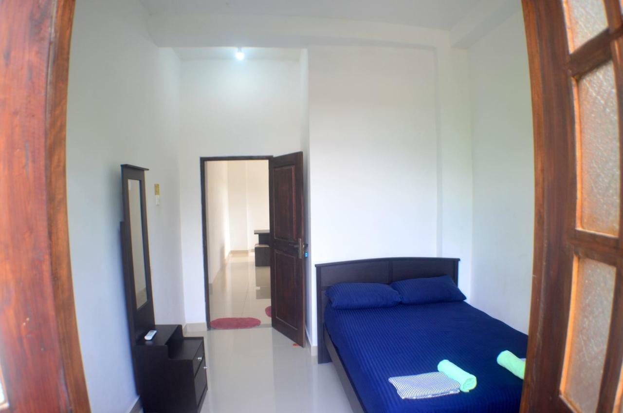 Steps Backpackers Hostel *