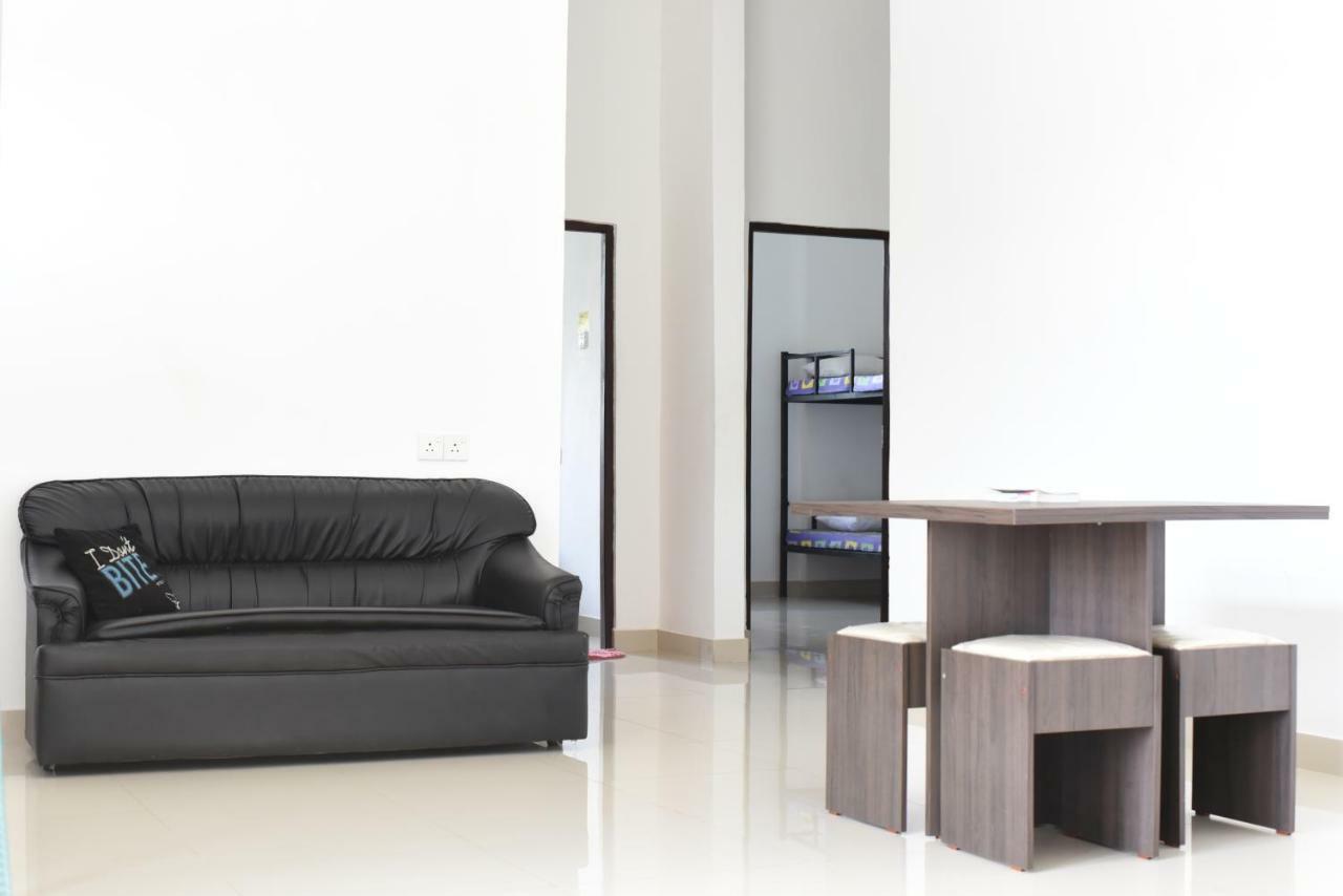 Steps Backpackers * Colombo