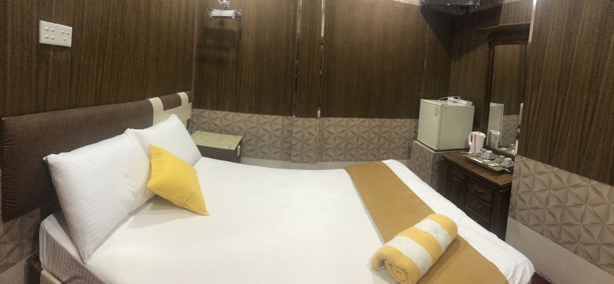 Hotel Oyo 112 Al Manaal Residency 3*