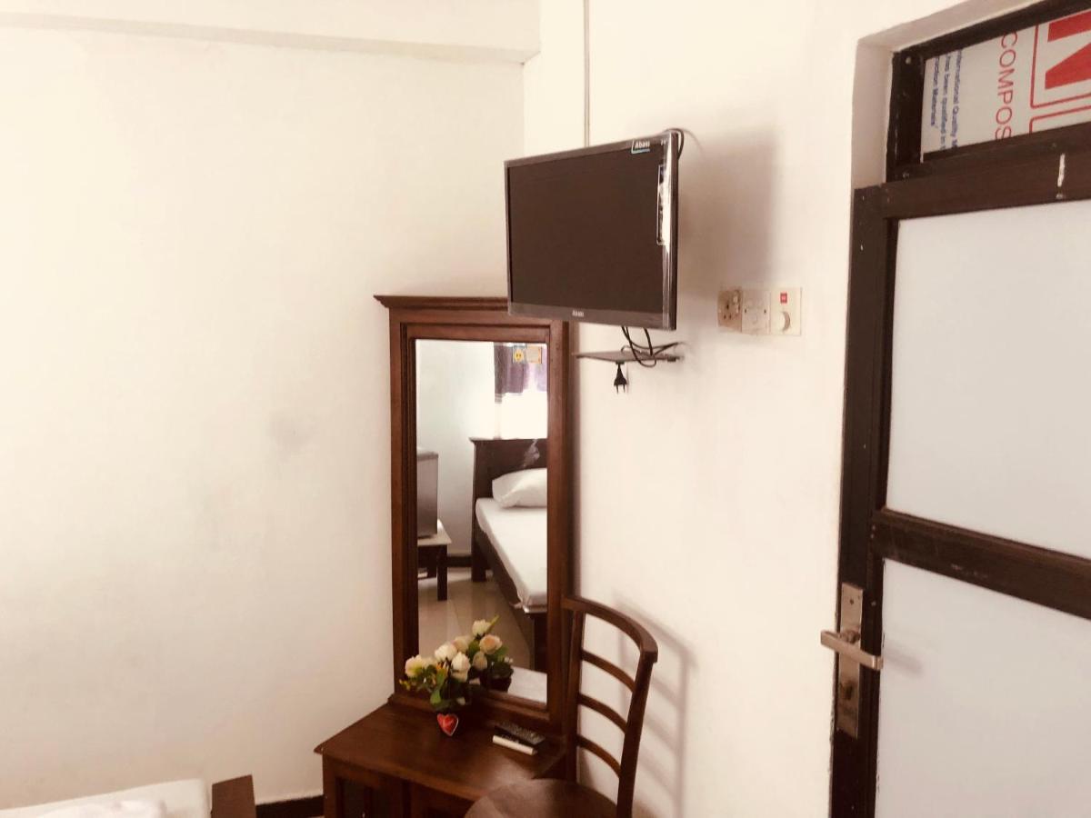 City Hotel 2* Colombo