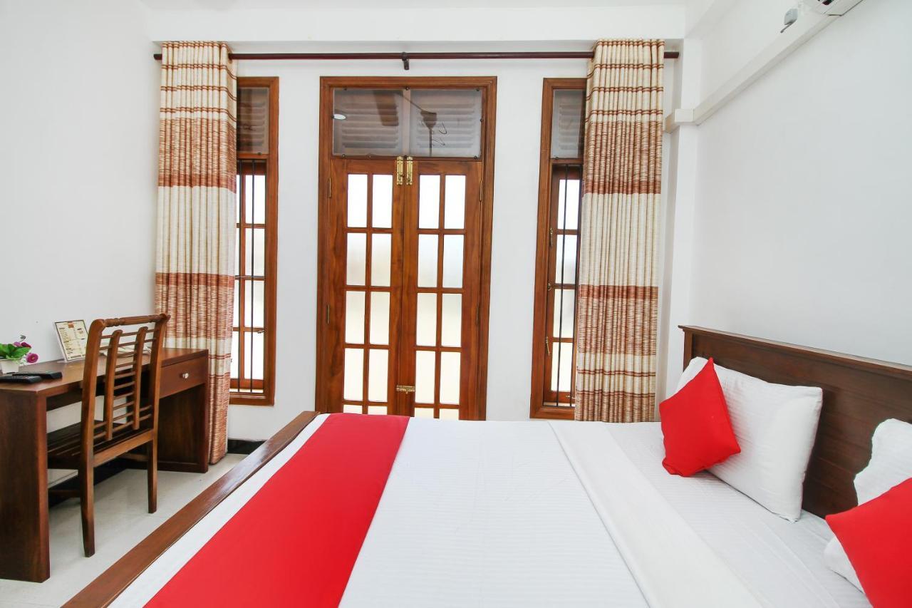 Oyo 473 Victoria Palace Lk Hotel